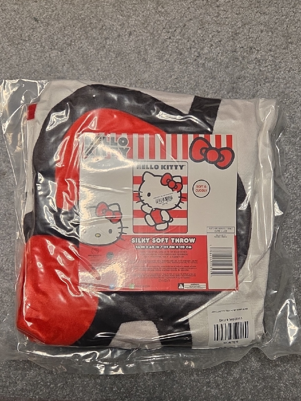 Hello Kitty Red, Black and White Throw Blanket NIP